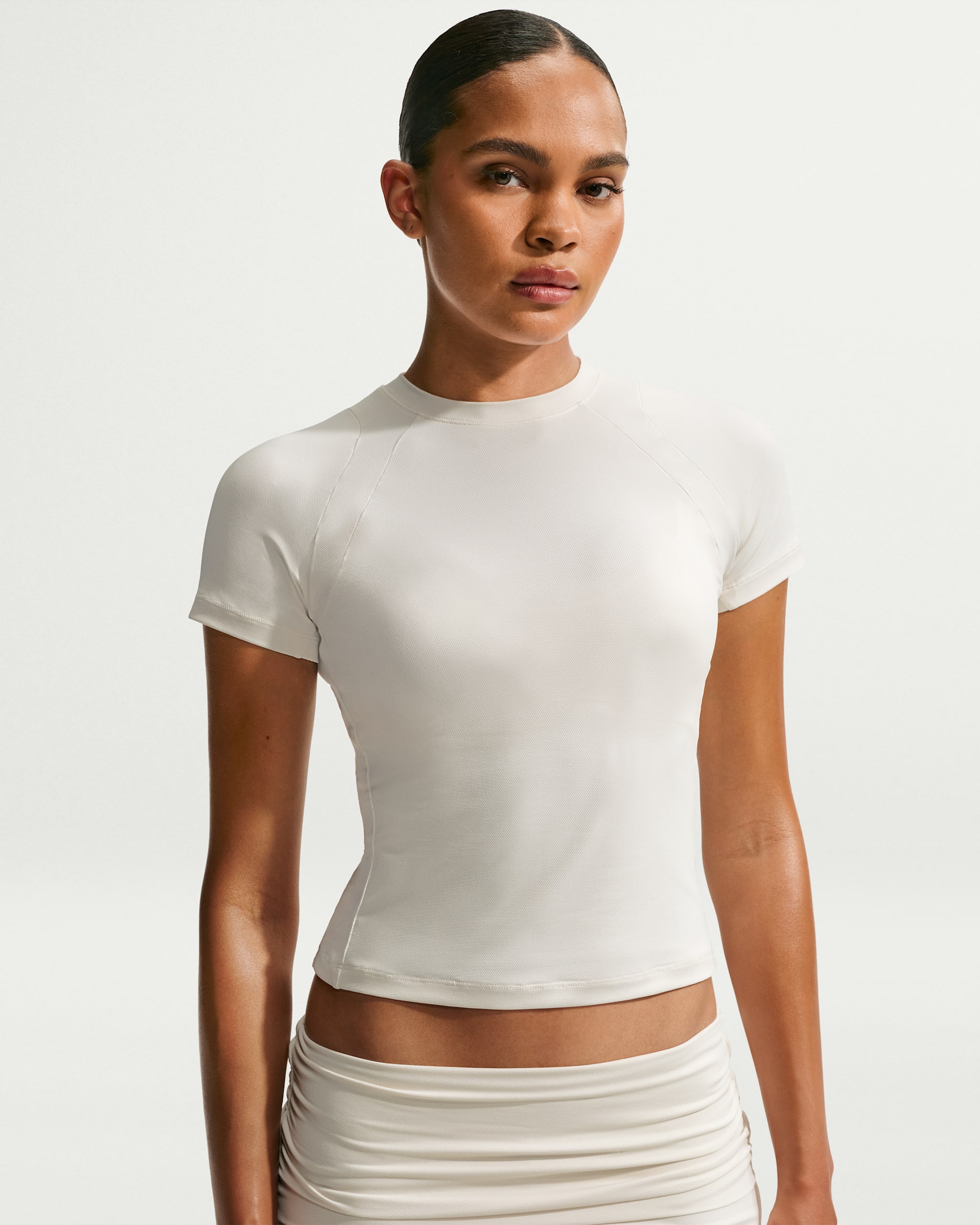 NIKE公式】NikeSKIMS Airy ウィメンズ ベビー Tシャツ.オンライン